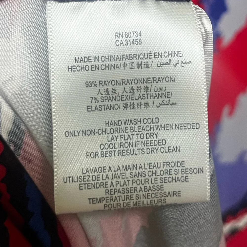 BCBGMaxAzria Brushstroke Red and Blue Dress Stretch Waist Tie V Neckline Medium - Picture 12 of 12